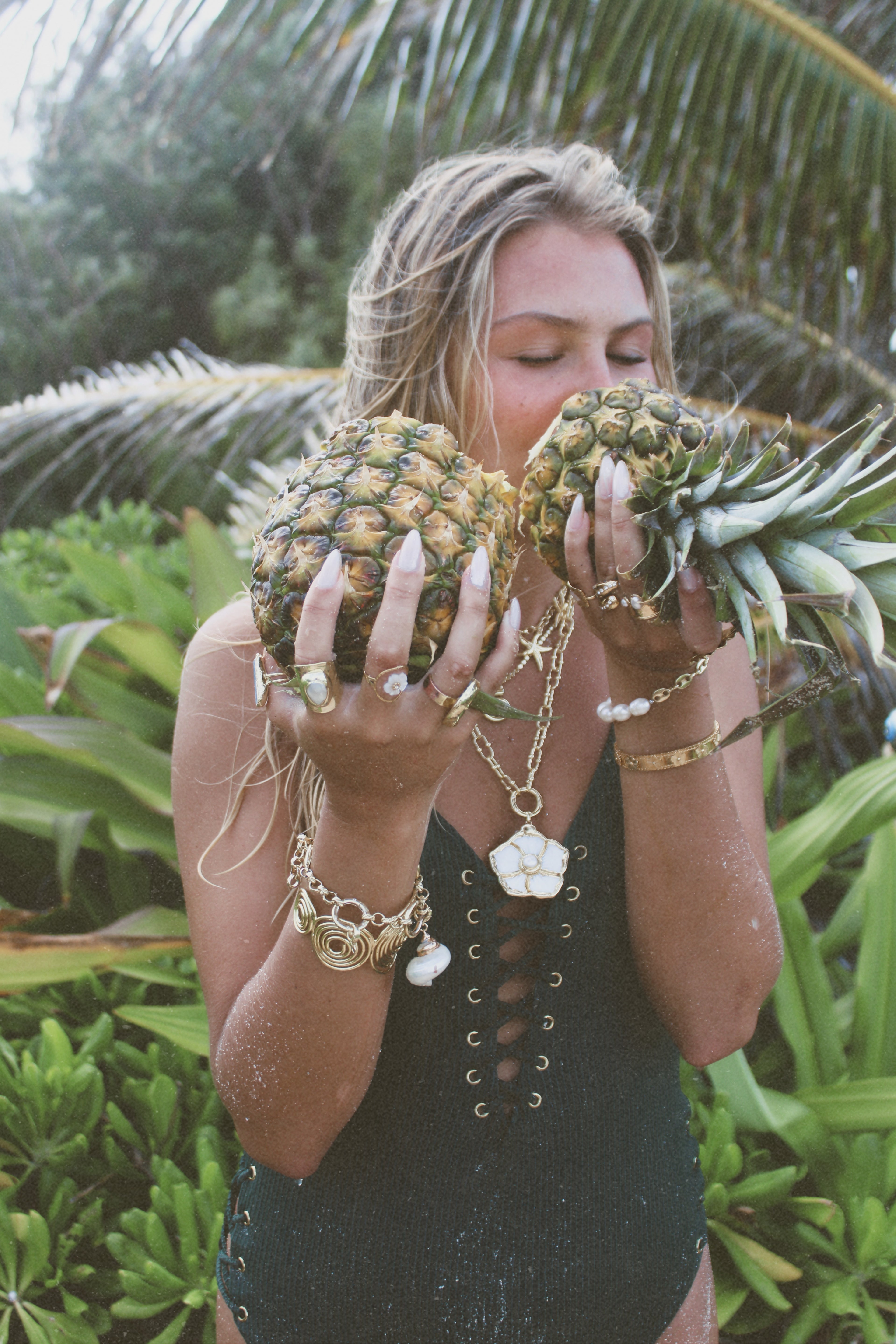 Hibiscus Shell Necklace