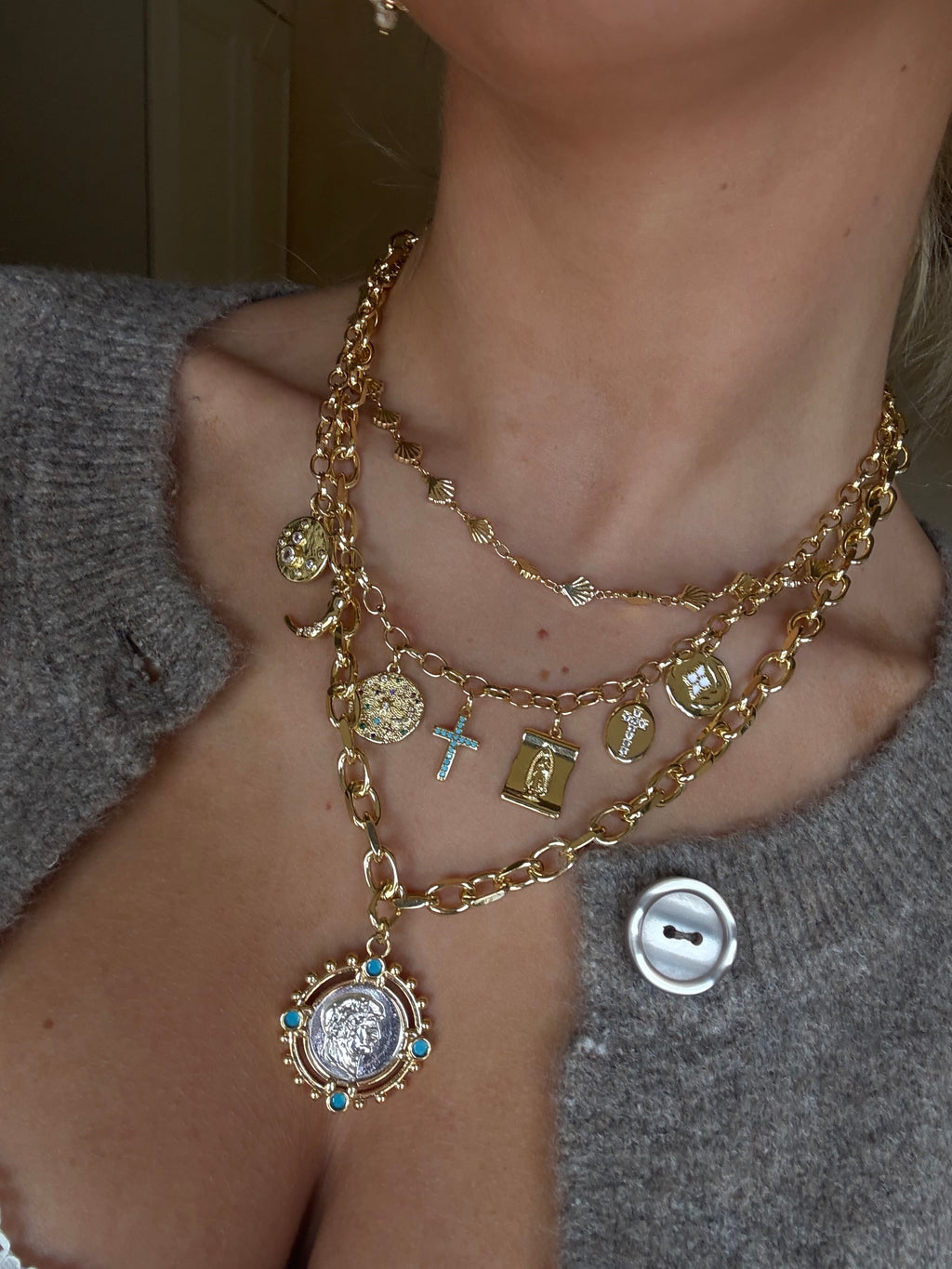 Short Shell Necklace