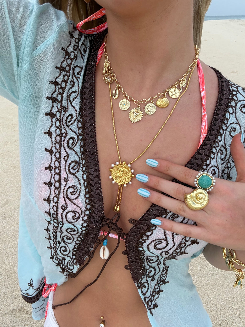 Trendy statement necklaces for summer outfits
